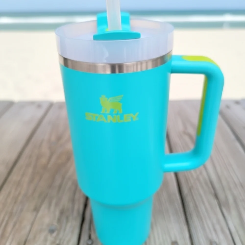 Stanley Tropical Teal Quencher H2.0 FlowState Tumbler - 40 oz - Picture 8 of 9